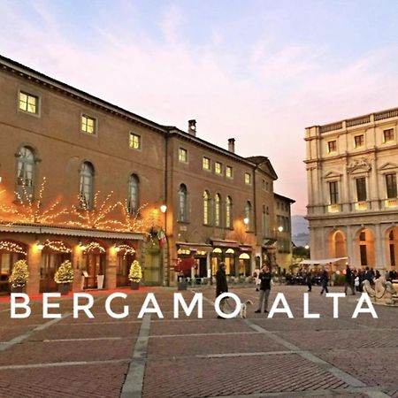 Bergamo Center Suite Mia - Modern & Green + Wifi エクステリア 写真