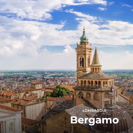 Bergamo Center Suite Mia - Modern & Green + Wifi エクステリア 写真