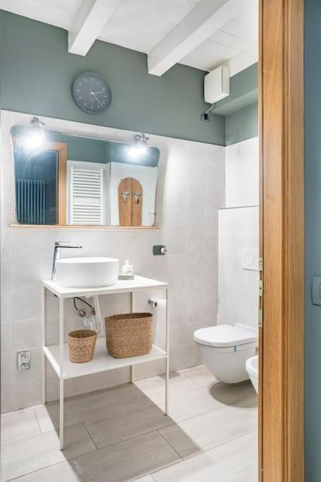 Bergamo Center Suite Mia - Modern & Green + Wifi エクステリア 写真